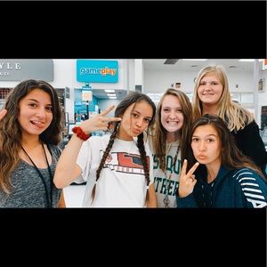 Meet your Posher, Rayna